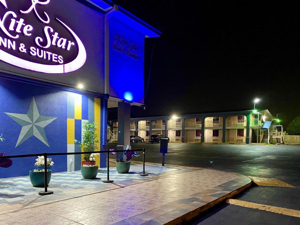 ארלינגטון R Nite Star Inn And Suites -Home Of The Cowboys & Rangers מראה חיצוני תמונה