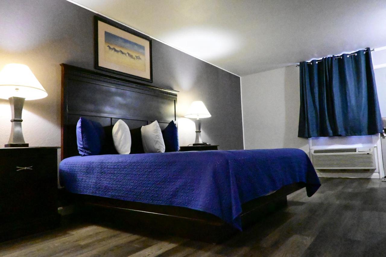 ארלינגטון R Nite Star Inn And Suites -Home Of The Cowboys & Rangers מראה חיצוני תמונה