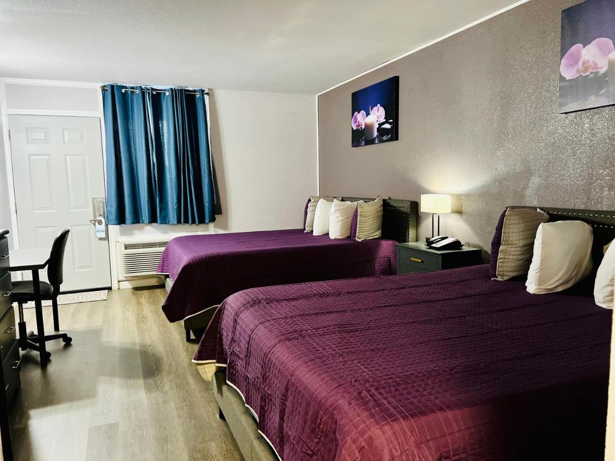 ארלינגטון R Nite Star Inn And Suites -Home Of The Cowboys & Rangers מראה חיצוני תמונה