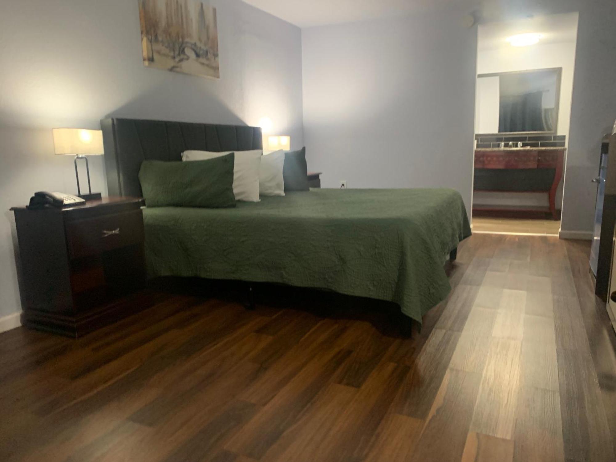 ארלינגטון R Nite Star Inn And Suites -Home Of The Cowboys & Rangers מראה חיצוני תמונה