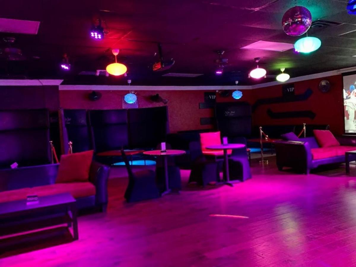 ארלינגטון R Nite Star Inn And Suites -Home Of The Cowboys & Rangers מראה חיצוני תמונה